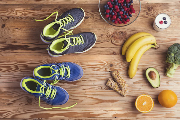 Alimentos y zapatillas deportivas