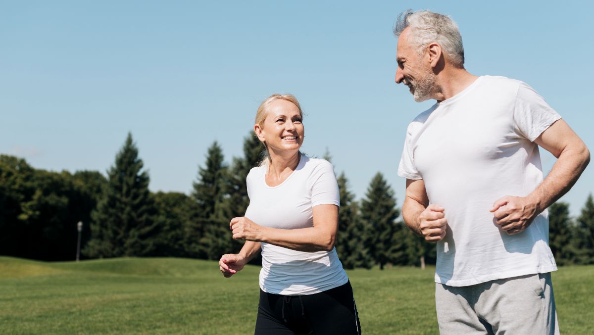 personas-mayores-haciendo-deporte-teknon-barcelona-instituto-corazon-quironsalud-teknon