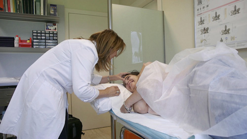 Paciente en una sesión para tratar el dolor articular