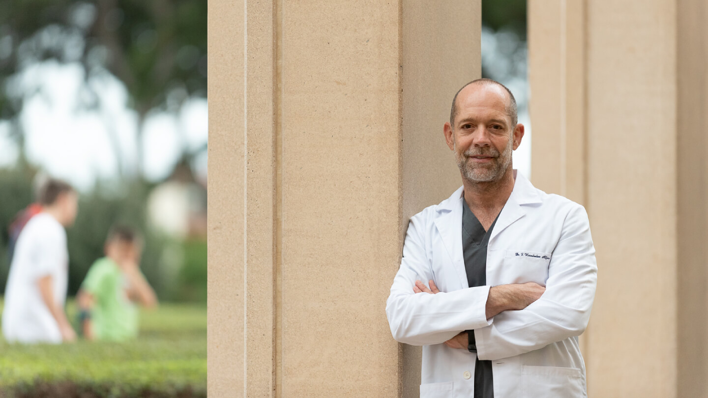 Dr. Federico Hernández Alfaro