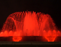 Las Fuentes de Barcelona se iluminan de rojo