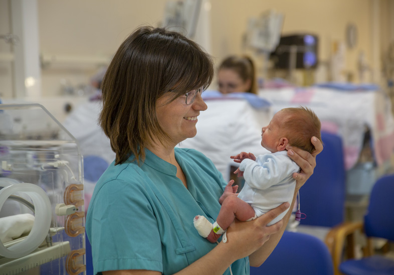 Neonatología y UCI pediátrica